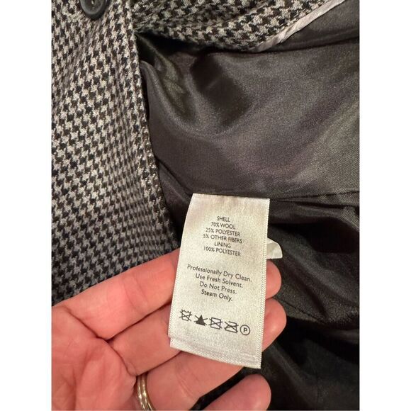 Woman’s Eddie Bauer wool blazer jacket - Picture 3 of 6